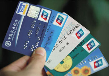 �������ݿͻ����ÿ�ҵ������ҵ��չ���ƶԱȼ���